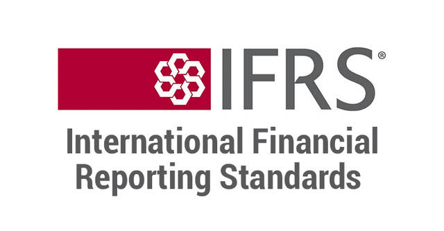 Maîtriser les IFRS pour les appliquer ou les interpréter : Passer de vos comptes sociaux à votre reporting groupe